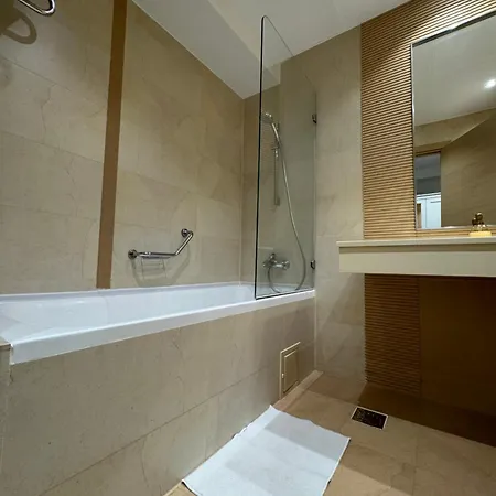 La Mika -your Bucareste