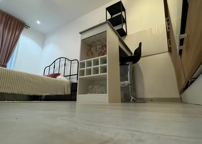 Готель La Mika -your