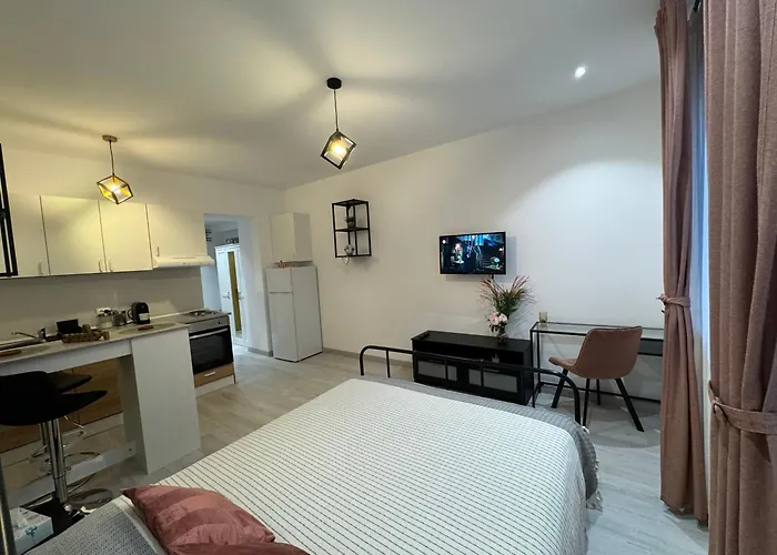 La Mika -your Готель Бухарест